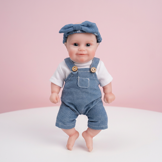 Mini Darling 8 inch silicone baby doll soft background
